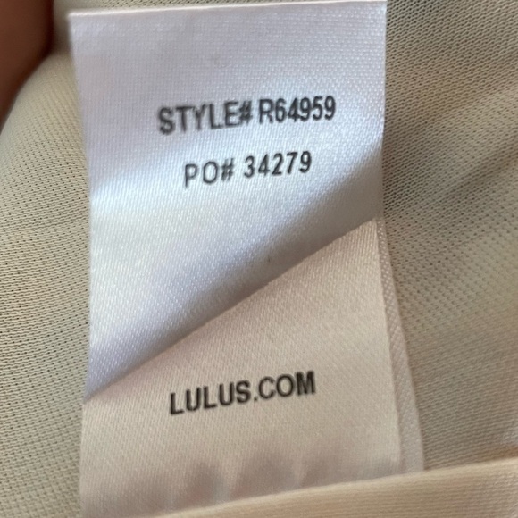 Lulu’s   Dandy Lion Medallion Print Shift Dress Sz S - Picture 12 of 12